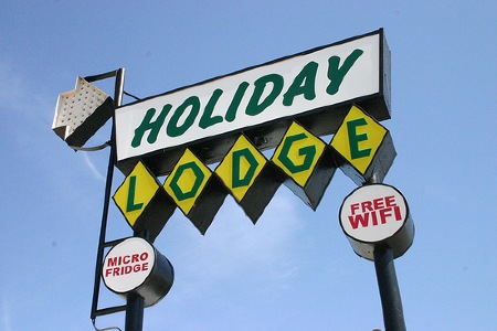 holidaylodge$20sign.jpg